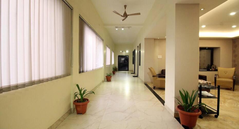 Hotel The Tourist - 1 Min From New Delhi Railway Station Luaran gambar