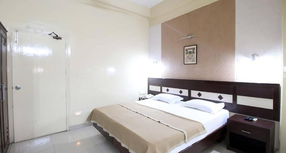 Hotel The Tourist - 1 Min From New Delhi Railway Station Luaran gambar